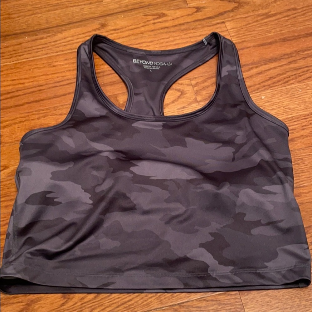 Beyond yoga Lux Camo First Class Cropped Tank lg